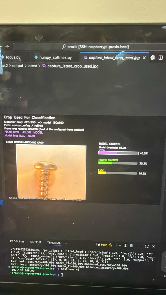 Live screw classification output highlighting an oval part